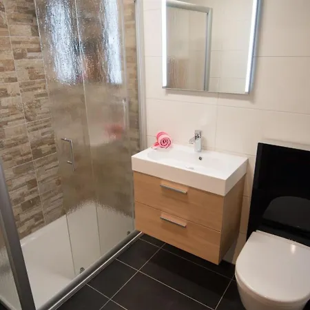 Adonis Appartement-fewo 5-bettwohnung Weissmies By Interhome * Saas-Grund